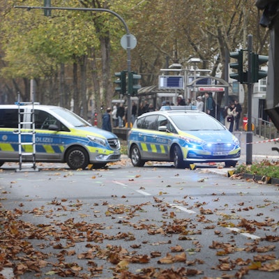 Ein fünfjähriges Kind ist bei einem Verkehrsunfall am Dienstagmorgen (5.11.) in Köln schwer verletzt worden.