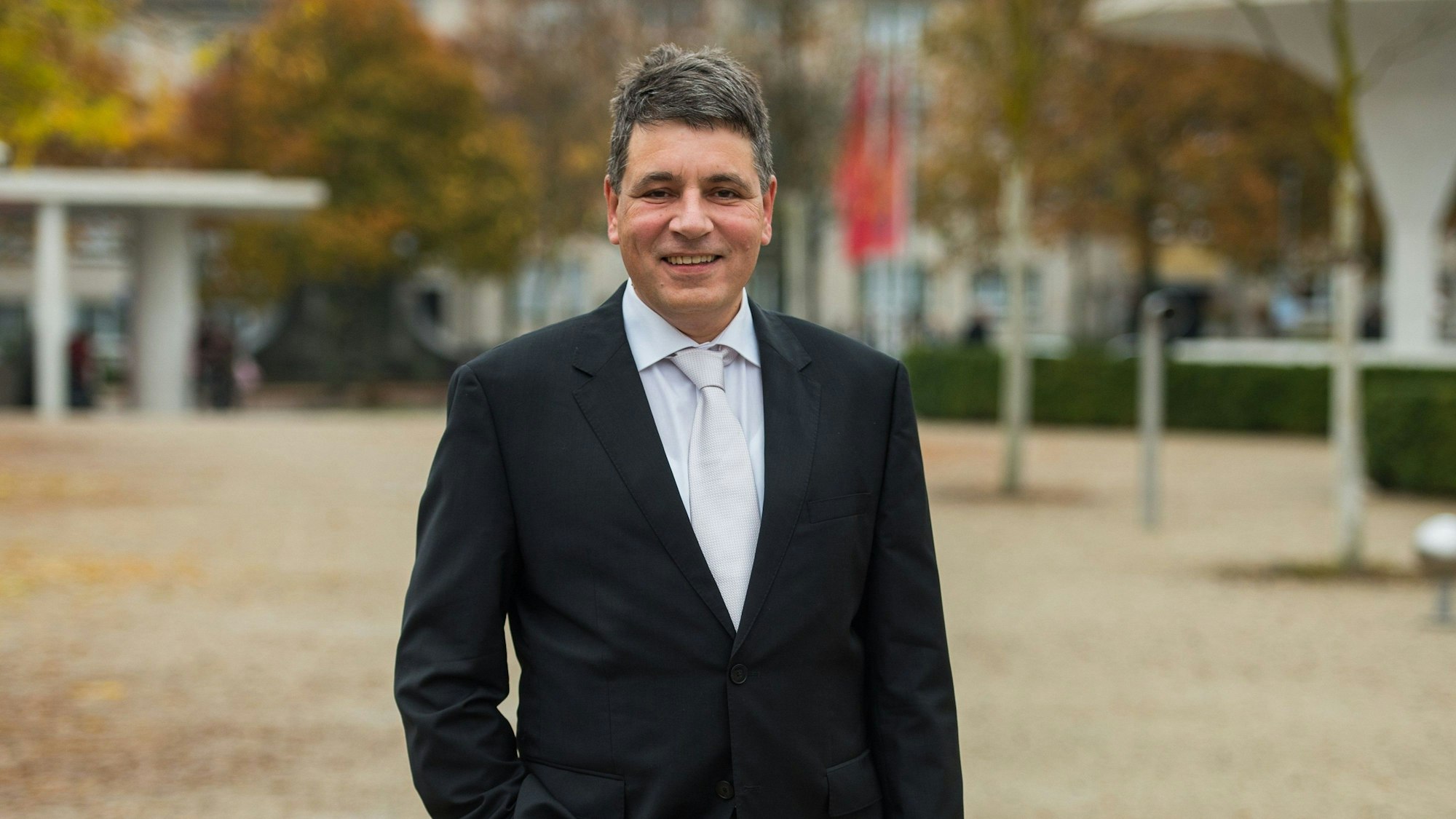 Der Schriftsteller Marcel Beyer hat späte Gedichte von Friederike Mayröcker herausgegeben.