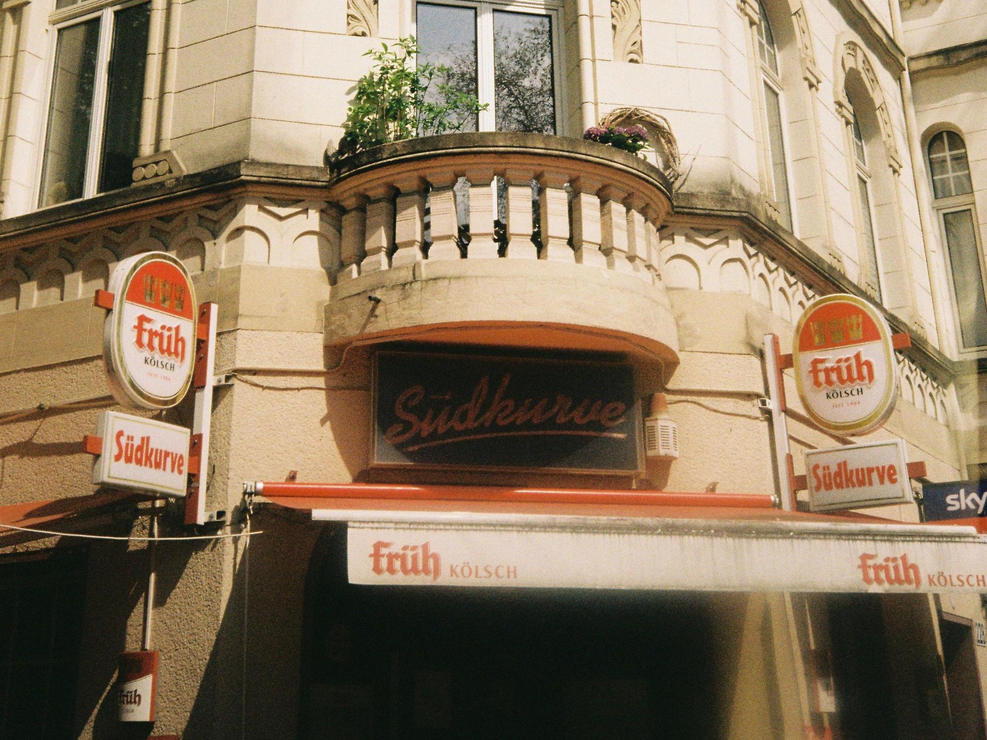 Gebäude, in dem sich auch die Kneipe „Südkurve“ befindet
