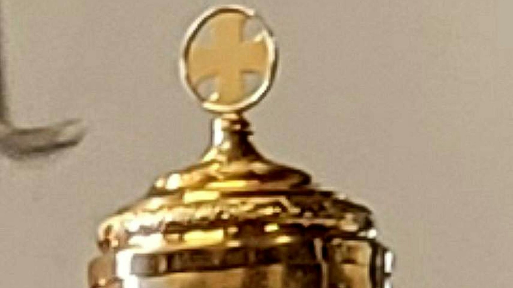 Aus der Kirche Sankt Johannes Baptost in Much-Kreuzkapelle sind Geld und zwei Hostienkelche gestohlen worden.