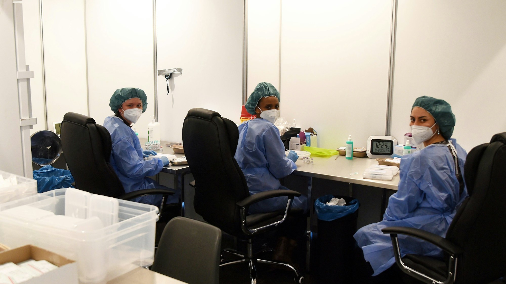 Das Impfzentrum in der Lanxess-Arena im Jahr 2021.