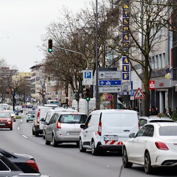 Die Kalker Hauptstraße. Blickrichtung Westen