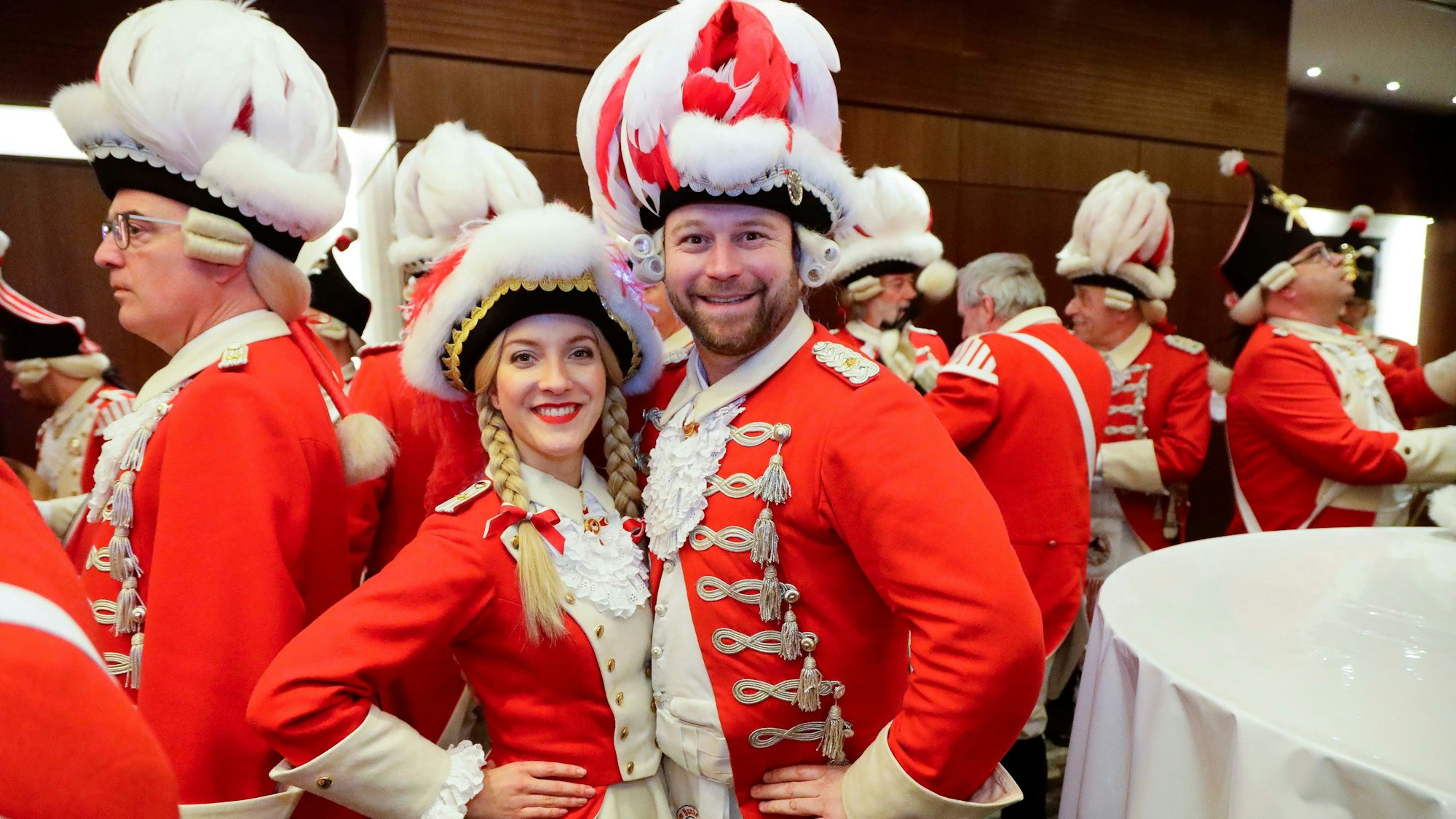 Funkemariechen Elena Stickelmann mit ihrem Tanzoffizier Florian Gorny von den Roten Funken.
