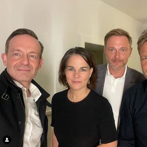 Volker Wissing, Annalena Baerbock, Christian Lindner und Robert Habeck auf einem Selfie.