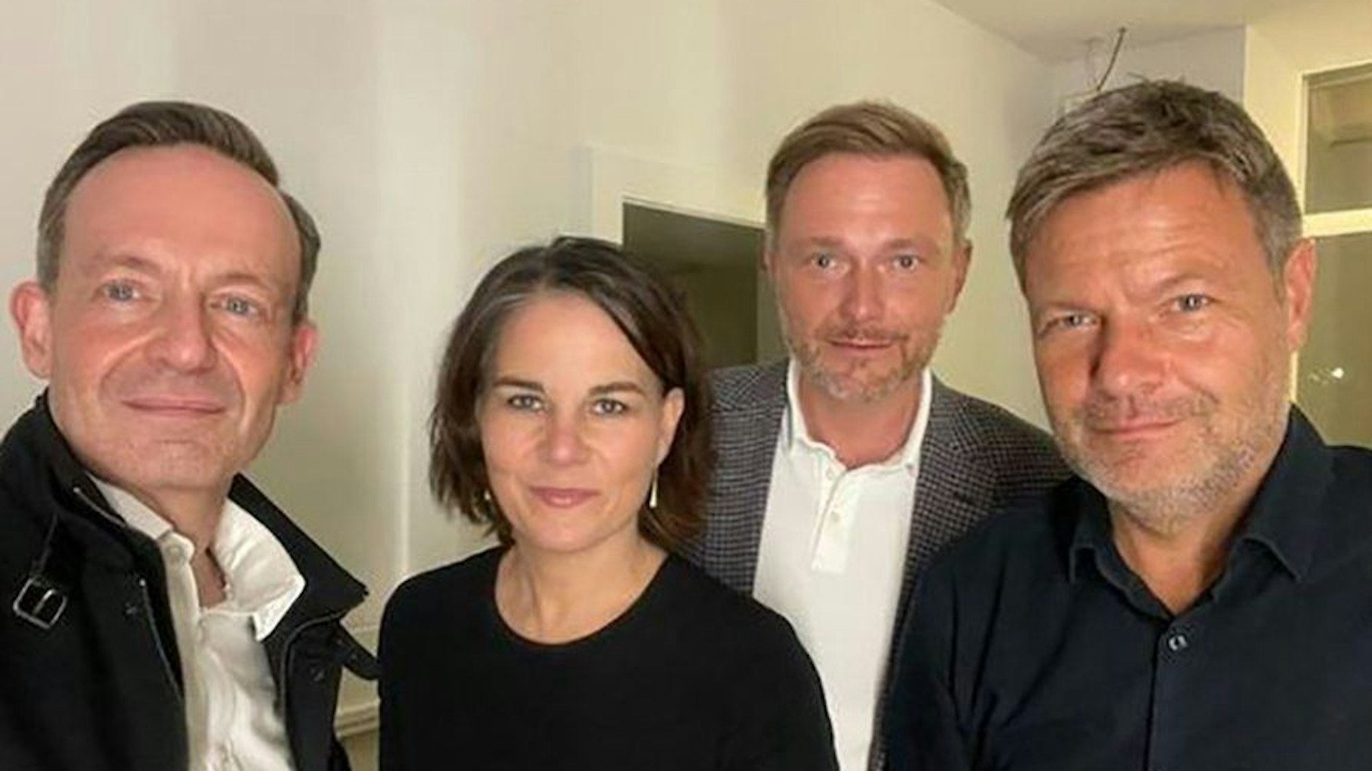 Volker Wissing, Annalena Baerbock, Christian Lindner und Robert Habeck auf einem Selfie.