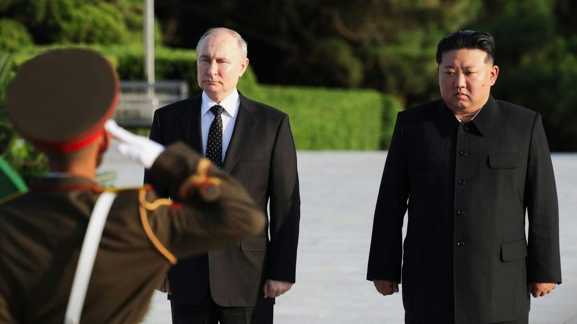 Kremlchef Wladimir Putin zusammen mit Nordkoreas Diktator Kim Jong Un. Nordkoreanische Soldaten sind in Kursk aktiv – und konsumieren dank Internetzugang angeblich viel Pornografie. (Archivbild)