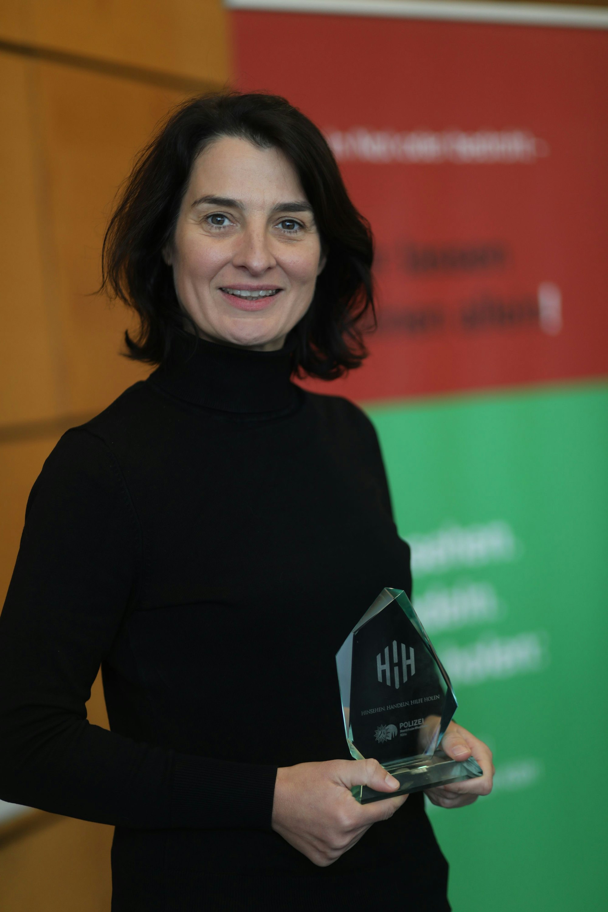 Dr. Anne-Kathrin Braun wurde für ihre Zivilcourage und vorbildliches Handeln in Ausnahmesituationen ausgezeichnet.