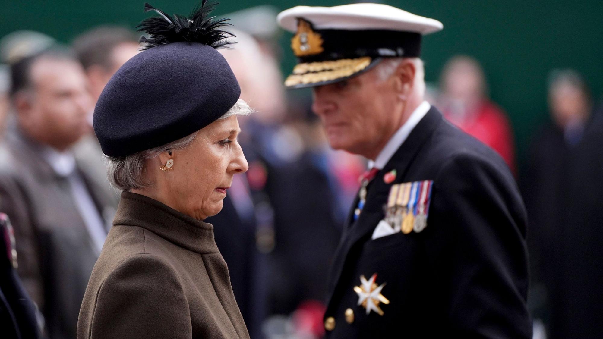 Die britische Herzogin Birgitte von Gloucester bei einer Schweigeminute während des Besuchs auf dem „Field of Remembrance“ in der Westminster Abbey.