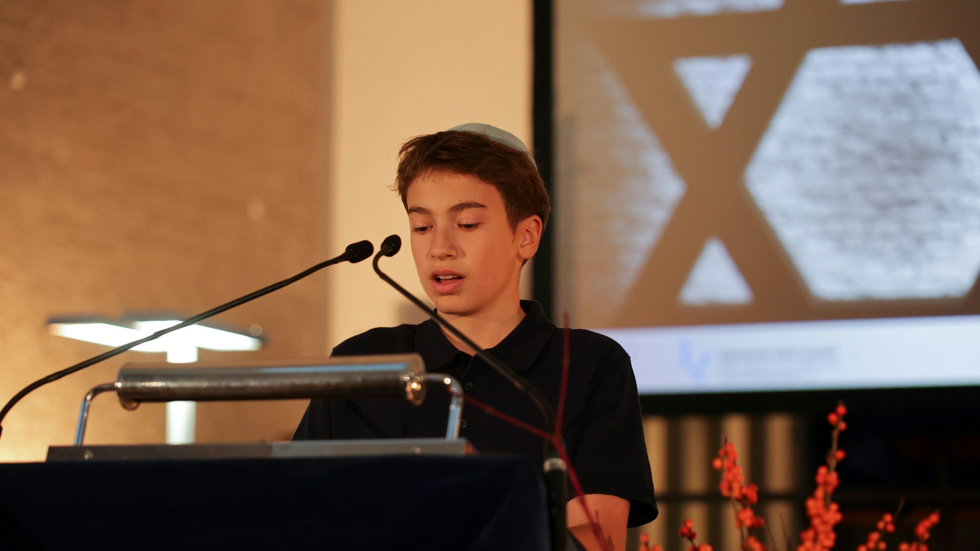 Auch Beiträge von Schülern wie etwa Aaron Levy gehören zum Programm.