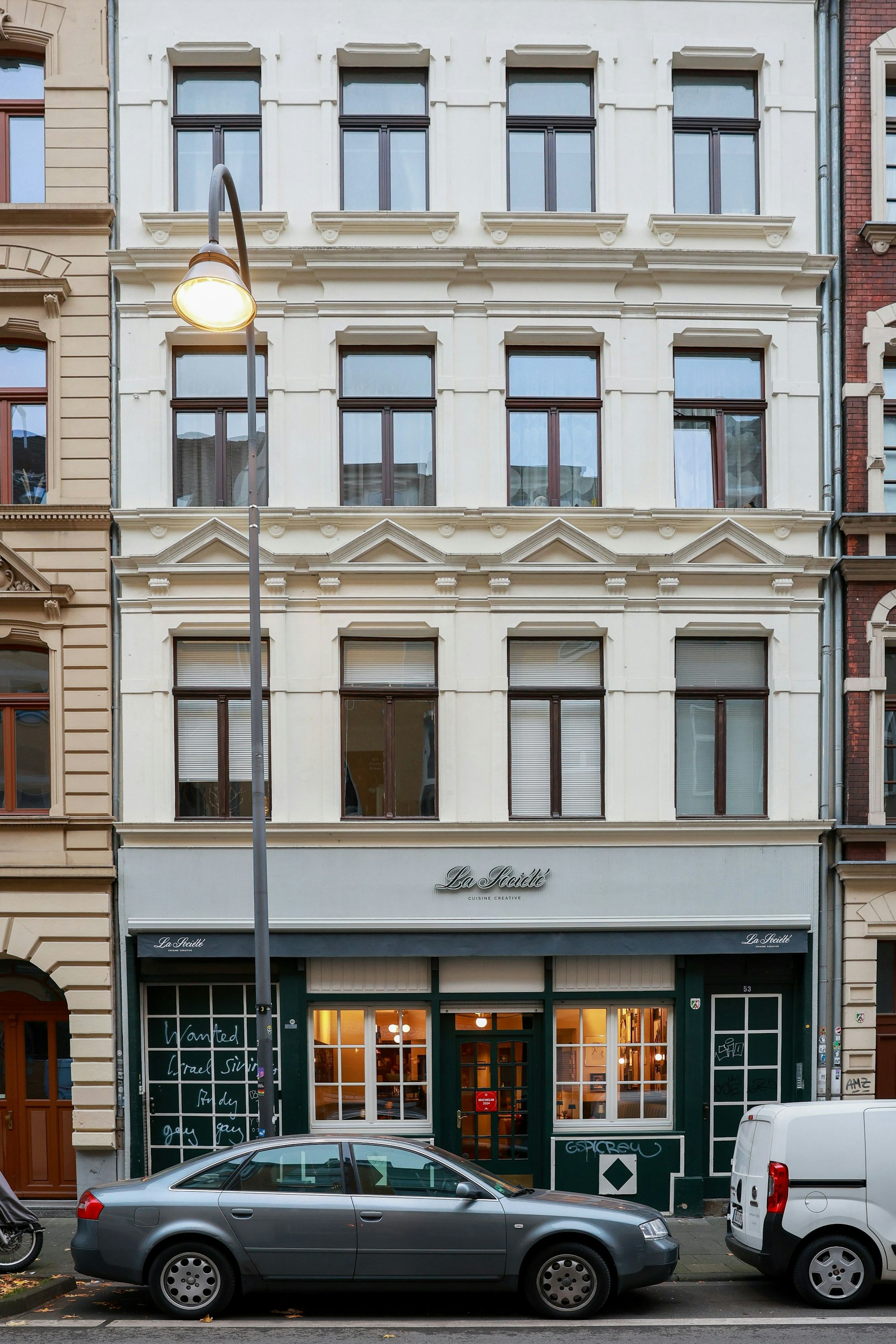 07.11.2024, Köln: Das Restaurant "La Société" für die Serie "Henns Geschmackssache".
copyright Michael Bause