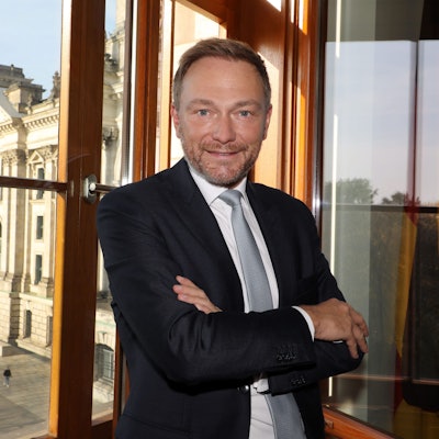 Christian Lindner, FDP, Bundestagsabgeordneter aus Rhein-Berg in einem Büro im Jakob-Kayser-Haus vis-à-vis dem Reichstagsgebäude.