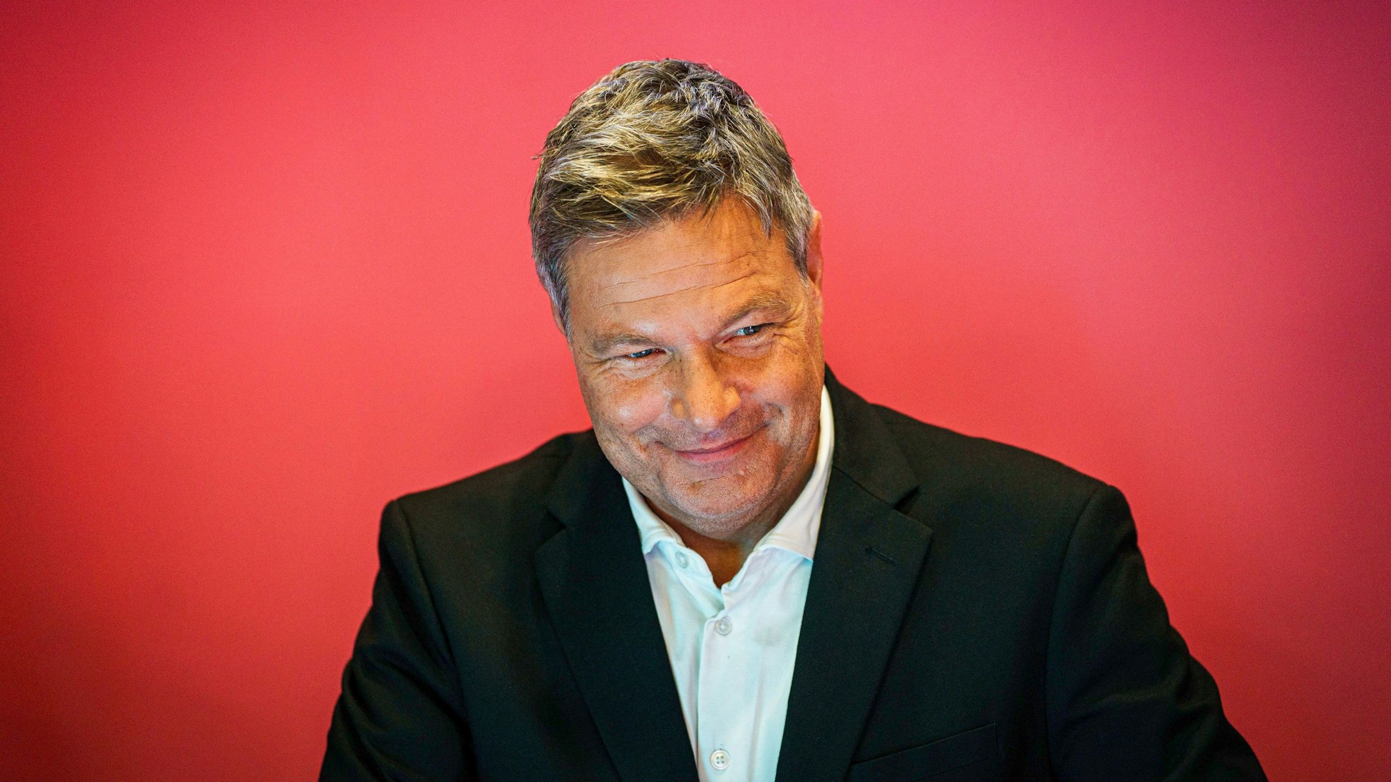 Robert Habeck (Grüne) ist in die sozialen Netzwerke zurückgekehrt – samt Hinweisen auf seine Kanzlerkandidatur. (Archivbild)