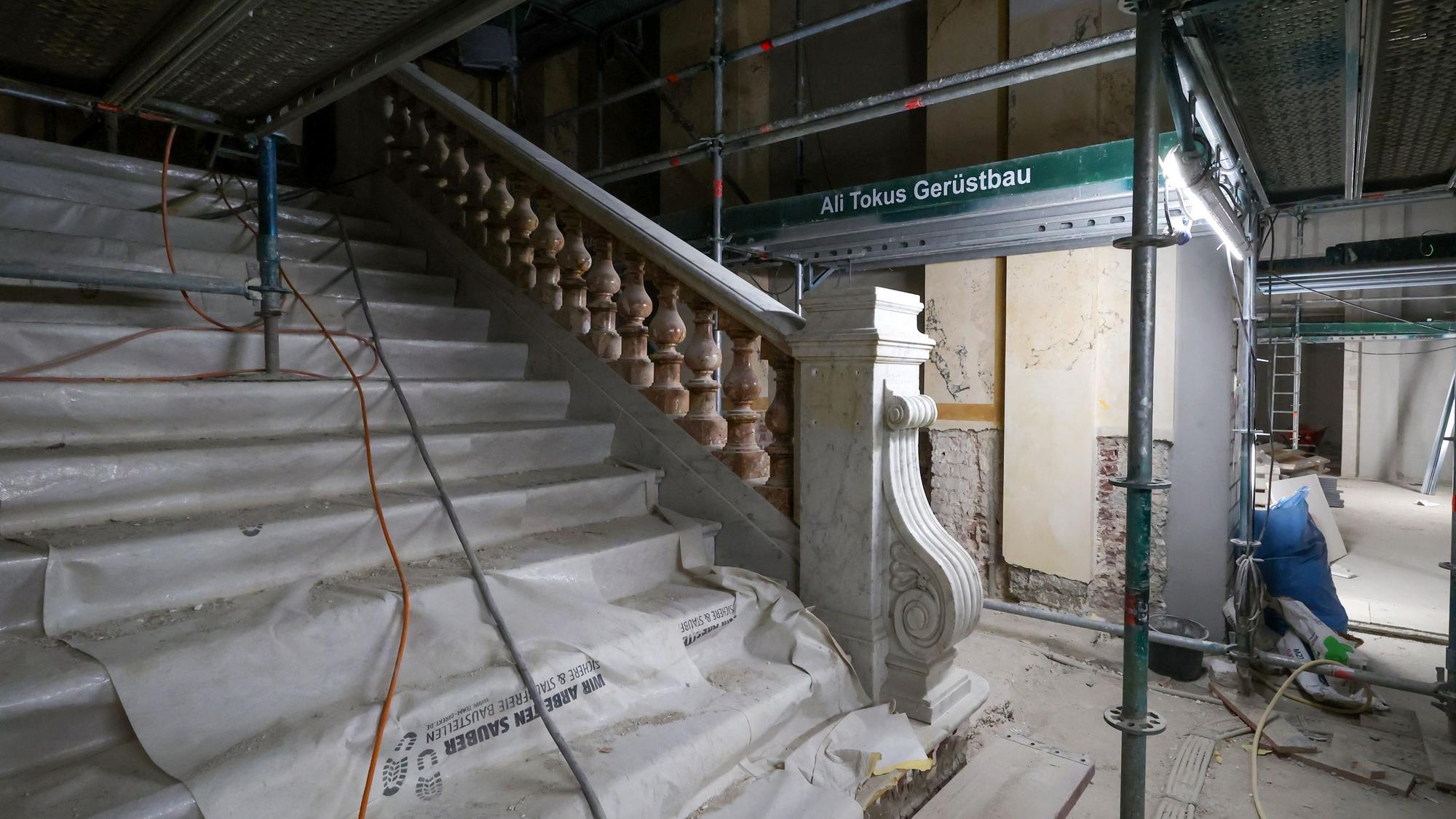 Das denkmalgeschützte Treppenhaus.