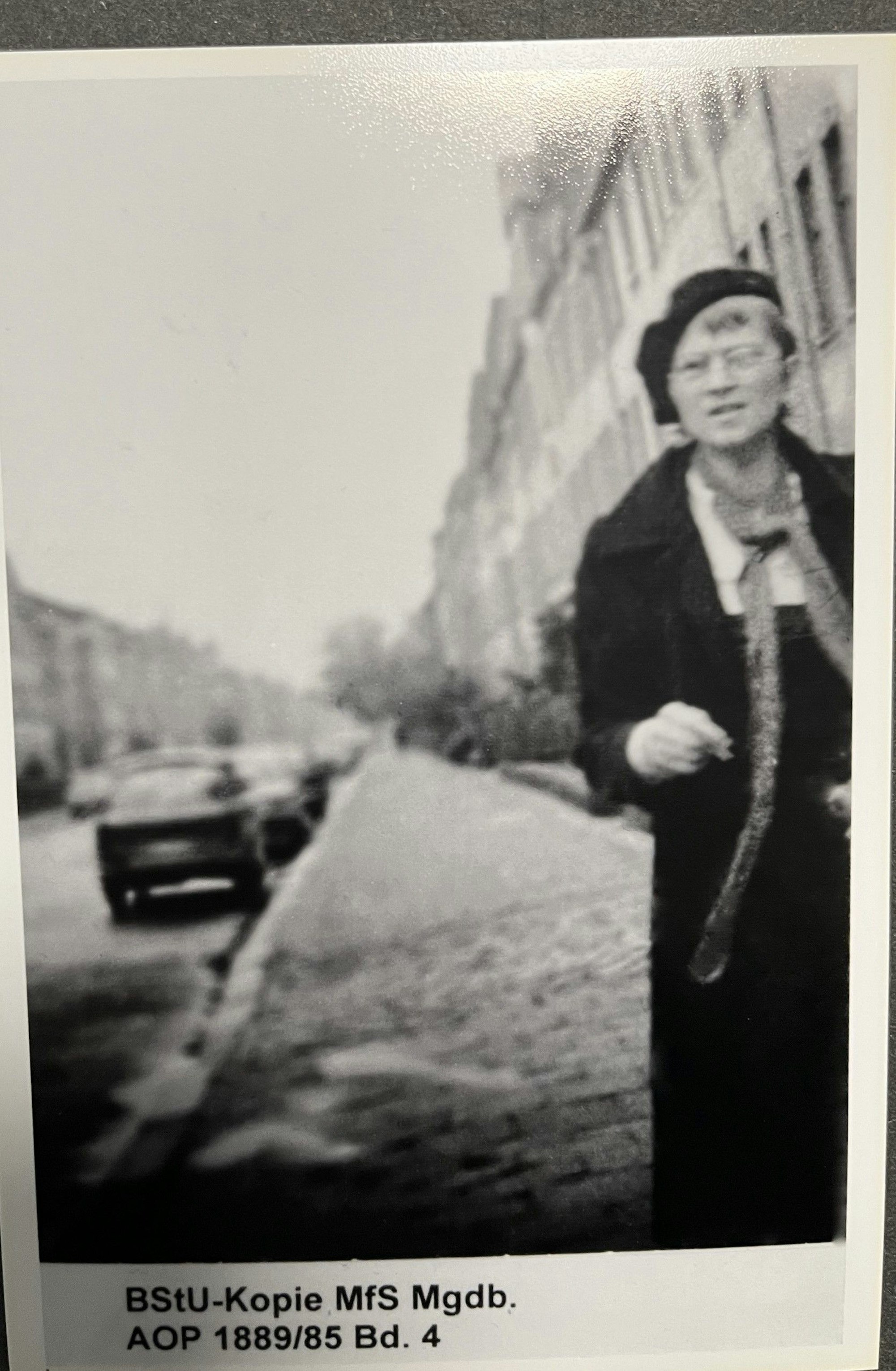 Stasi-Observationsfoto von Ingrid Bahß aus der Akte der Gauck-Behörde