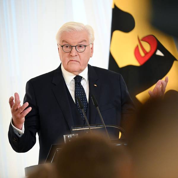 Bundespräsident Frank-Walter Steinmeier spricht bei der Veranstaltung „35 Jahre Friedliche Revolution“ im Schloss Bellevue. Bei der Veranstaltung kam es zum Eklat.