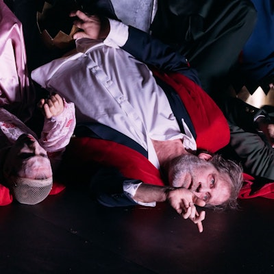 Der König stirbt
von Eugène Ionesco
Regie: Paula Pohlus
 
Regie: Paula Pohlus
Bühne: Aline Larroque
Kostüme: Clara Bohnen
Musik: Cornelius Borgolte
Licht: Manfred Breuer
Dramaturgie: Jan Stephan Schmieding
 
Foto: Markus J. Bachmann