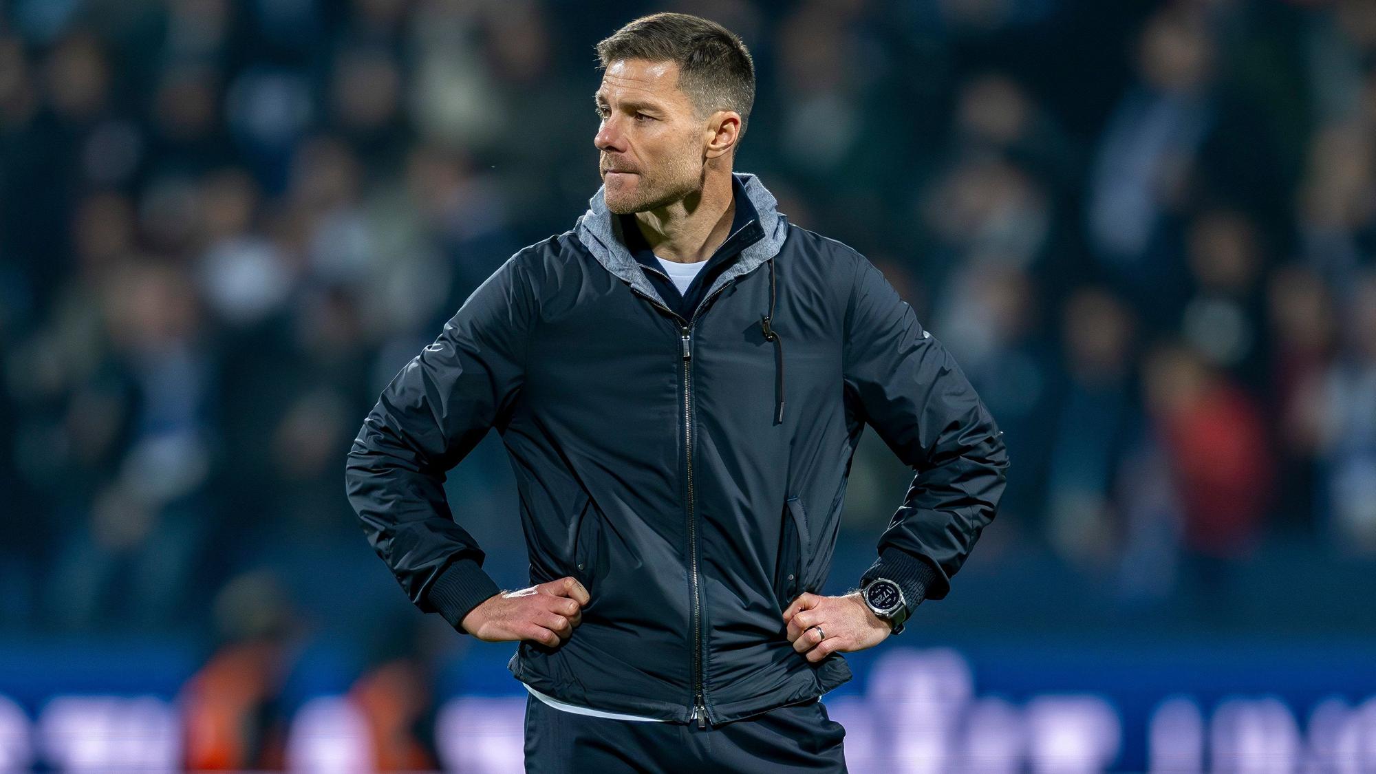 Leverkusens Trainer Xabi Alonso hat mit seiner Mannschaft in diesem Jahr noch schwierige Aufgaben zu lösen. Eine Verletzung von Top-Stürmer Victor Boniface wäre in dieser Phase extrem bitter für die Werkself.