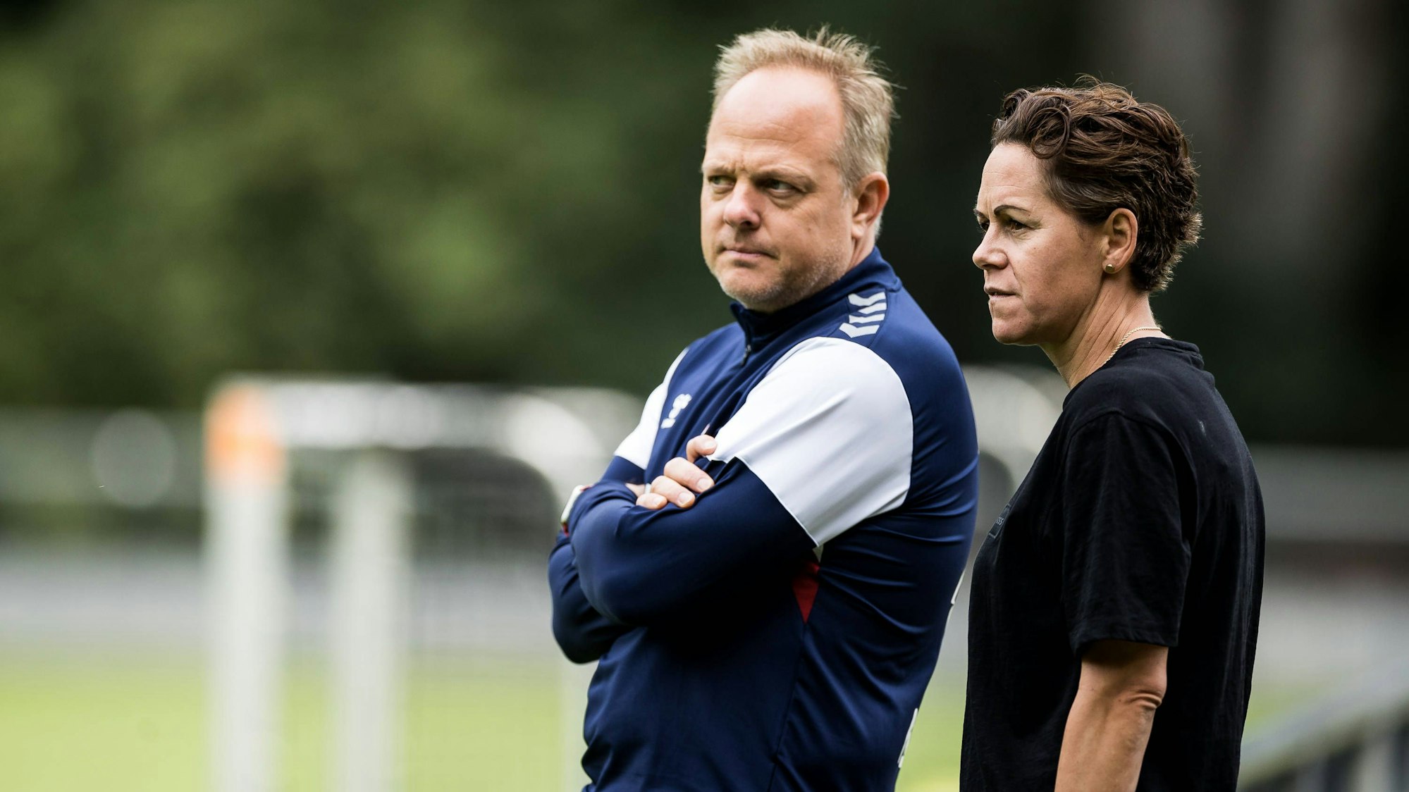 FC-Trainer Daniel Weber (l.) und Abteilungsleiterin Nicole Bender-Rummler