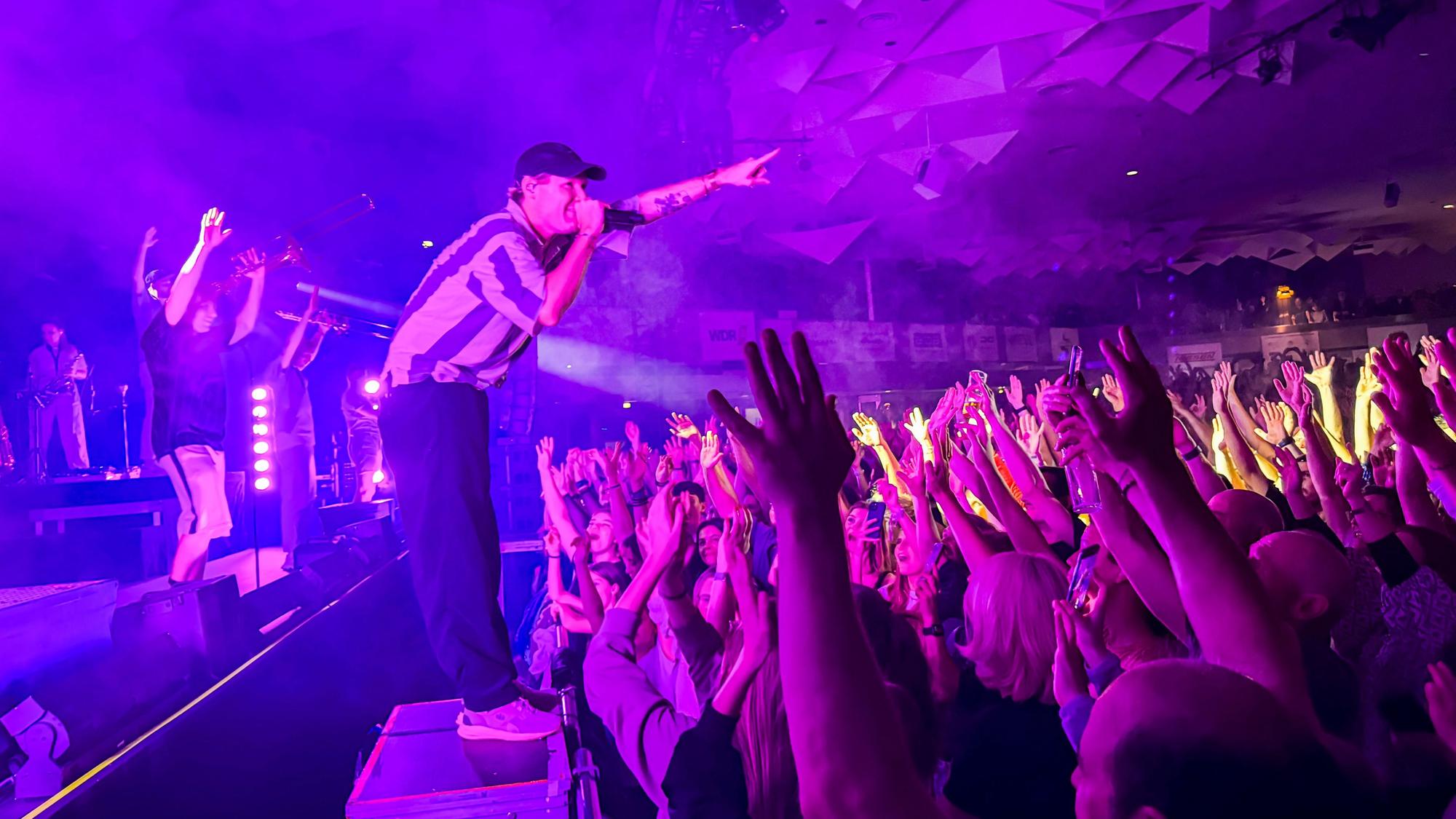 Querbeat auf der Bühne im Forum