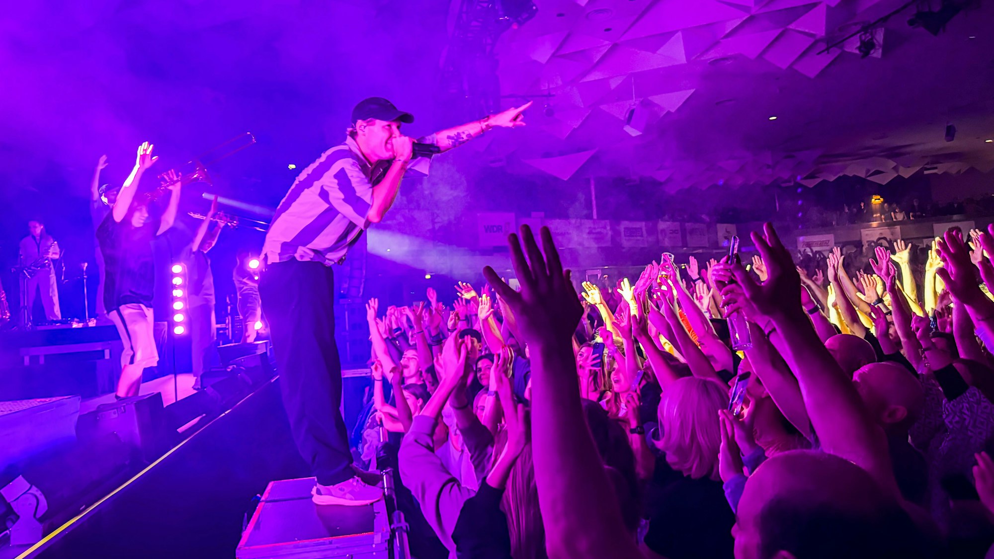 Querbeat auf der Bühne im Forum