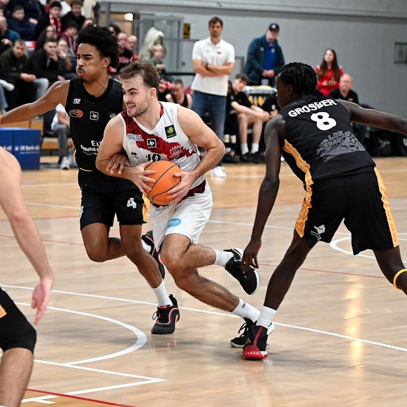 10.11.2024, Basketball-Bayer Giants-Lok Bernau
mitte: Sebastian Brach (Bayer)
Foto: Uli Herhaus