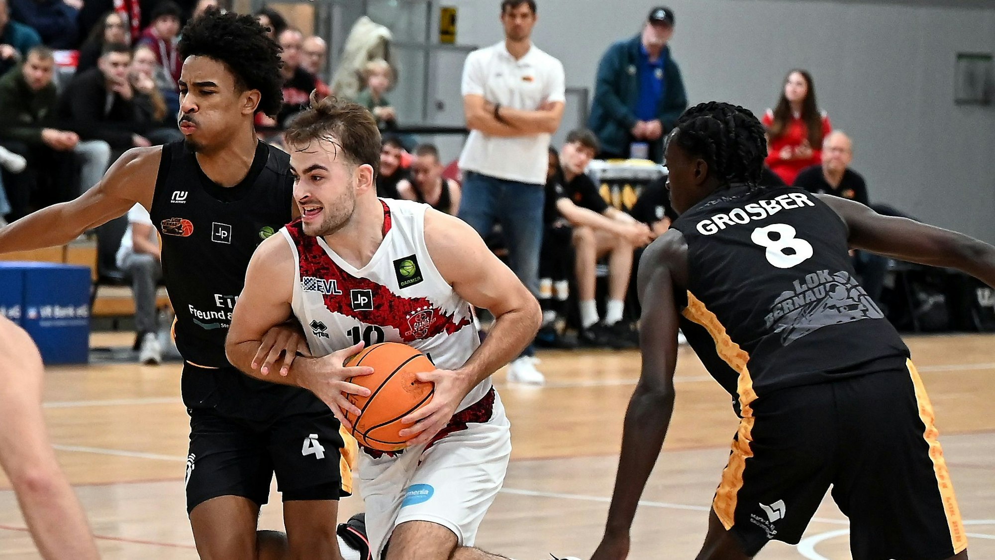 10.11.2024, Basketball-Bayer Giants-Lok Bernau
mitte: Sebastian Brach (Bayer)
Foto: Uli Herhaus