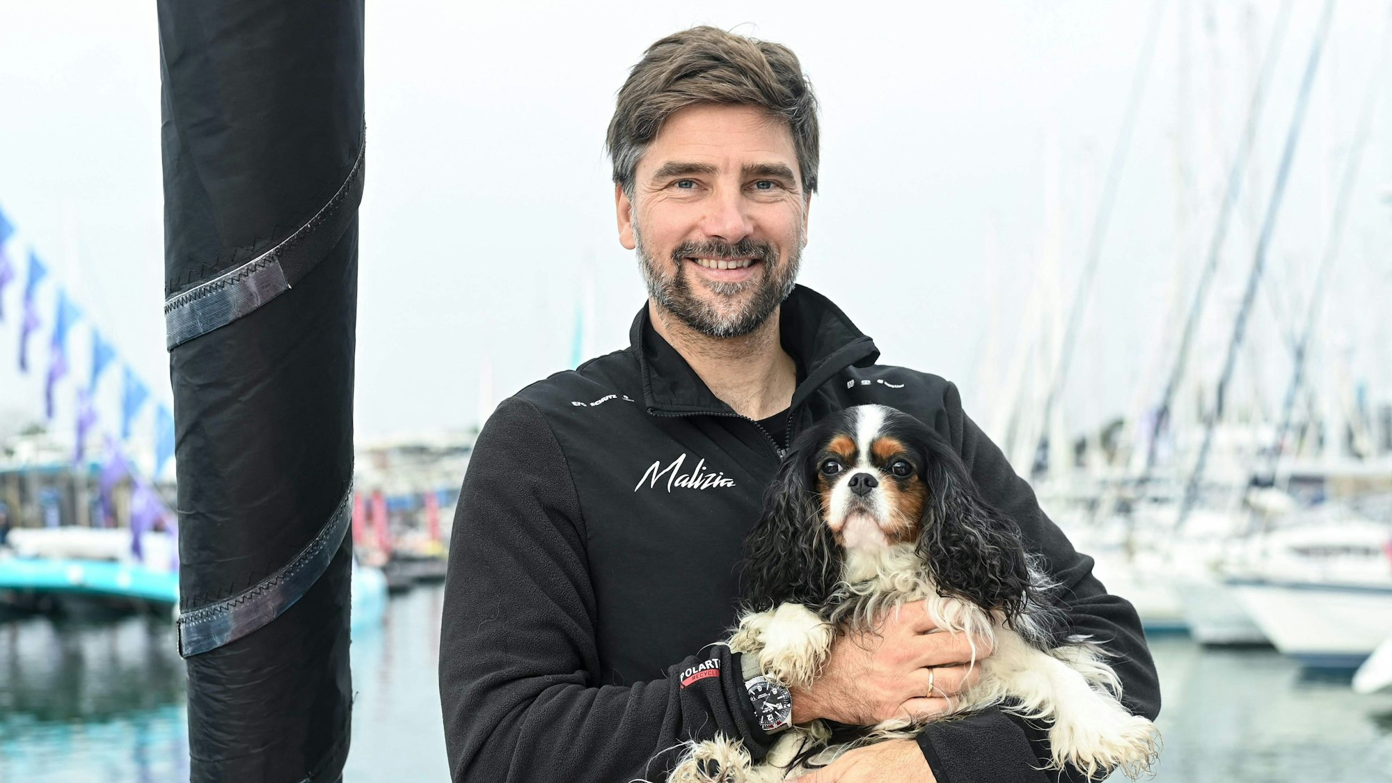 Boris Herrmann muss auf hoher See auch auf seinen Hund verzichten.