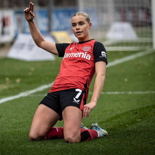 Frauen Fußball-Bundesliga Bayer 04 Leverkusen - 1. FFC Turbine Potsdam, 10.11.2024 Cornelia Kramer Bayer 04 Leverkusen, 7 jubelt über ihren Treffer zum 2:0:0 Bayer 04 Leverkusen - 1. FFC Turbine Potsdam an Spieltag 9 der Google Pixel Frauen-Bundesliga am 10.11.2024 im Ulrich-Haberland-Stadion in Leverkusen Nordrhein-Westfalen. DFL REGULATIONS PROHIBIT ANY USE OF PHOTOGRAPHS AS IMAGE SEQUENCES AND/OR QUASI-VIDEO. Copyright: xBEAUTIFULxSPORTS/AxelxKohringx