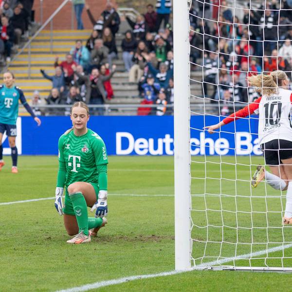 Google Pixel Frauen Bundesliga: Eintracht Frankfurt - 1. FC Köln, 09.11.2024 Laura Freigang Eintracht Frankfurt 10 jubelt über ihren Treffer zum 1:0 / zur 1:0 Führung & Josefine Osigus 1. FC Köln 24 ist traurig, Eintracht Frankfurt - 1. FC Köln, Frankfurt, Stadion am Brentanobad, 9.11.2024 *** Google Pixel Womens Bundesliga Eintracht Frankfurt 1 FC Köln, 09 11 2024 Laura Freigang Eintracht Frankfurt 10 celebrates her goal for a 1 0 lead Josefine Osigus 1 FC Köln 24 is sad, Eintracht Frankfurt 1 FC Köln, Frankfurt, Stadion am Brentanobad, 9 11 2024 Copyright: xBEAUTIFULxSPORTS/Gawlikx