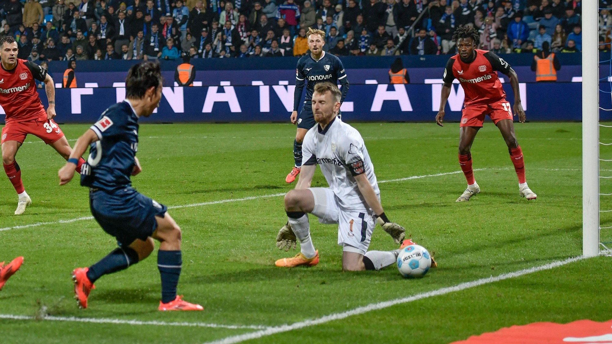 Bochums Koji Miyoshi erzielt das Tor zum 1:1