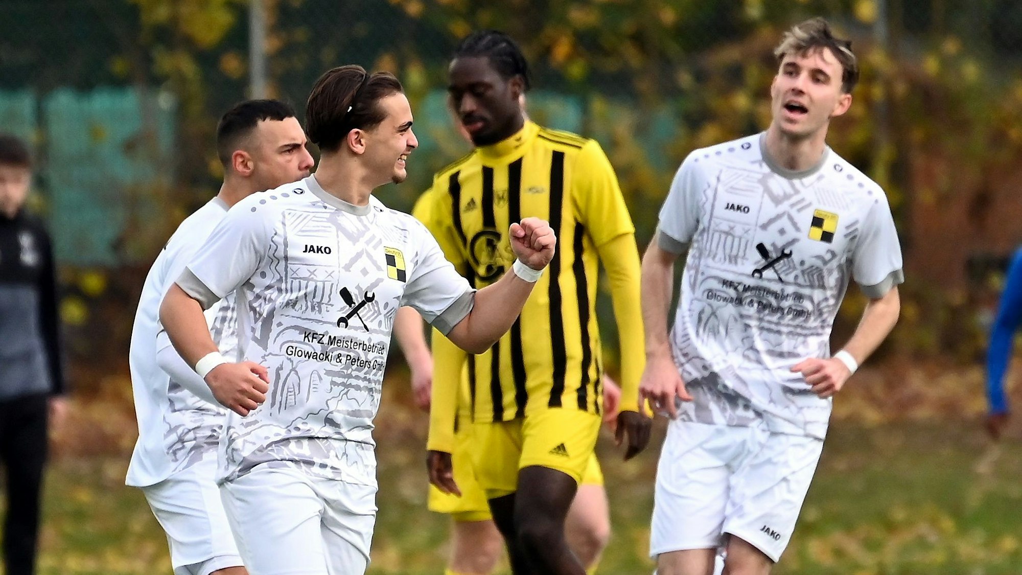 19.11.2023, Fussball-SV Schlebusch - Deutz 05
links: Giancarlo Lore, Torschütze zum 1:1 für Deutz
Foto: Uli Herhaus