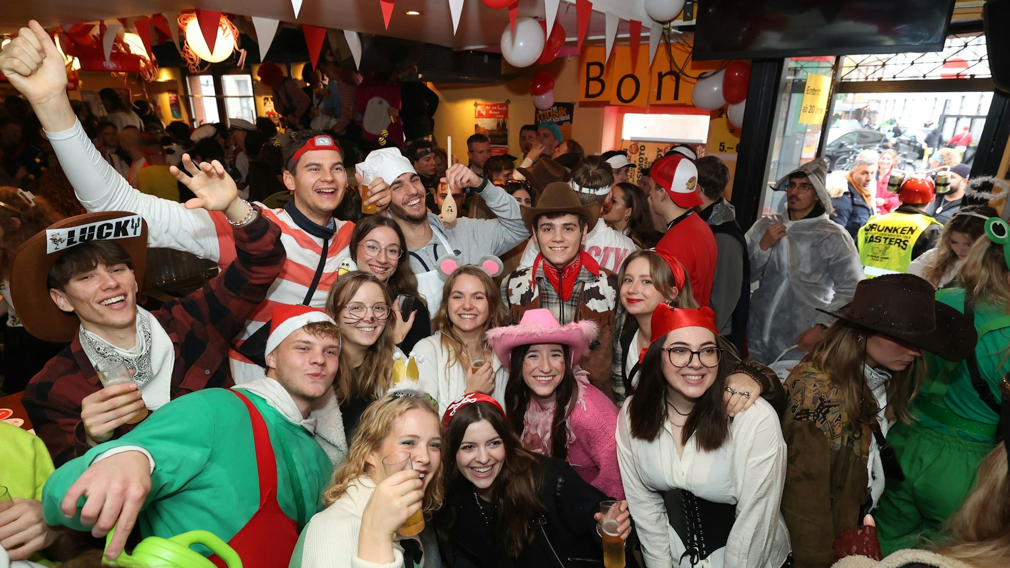 Große Gruppe im Chlodwig Eck