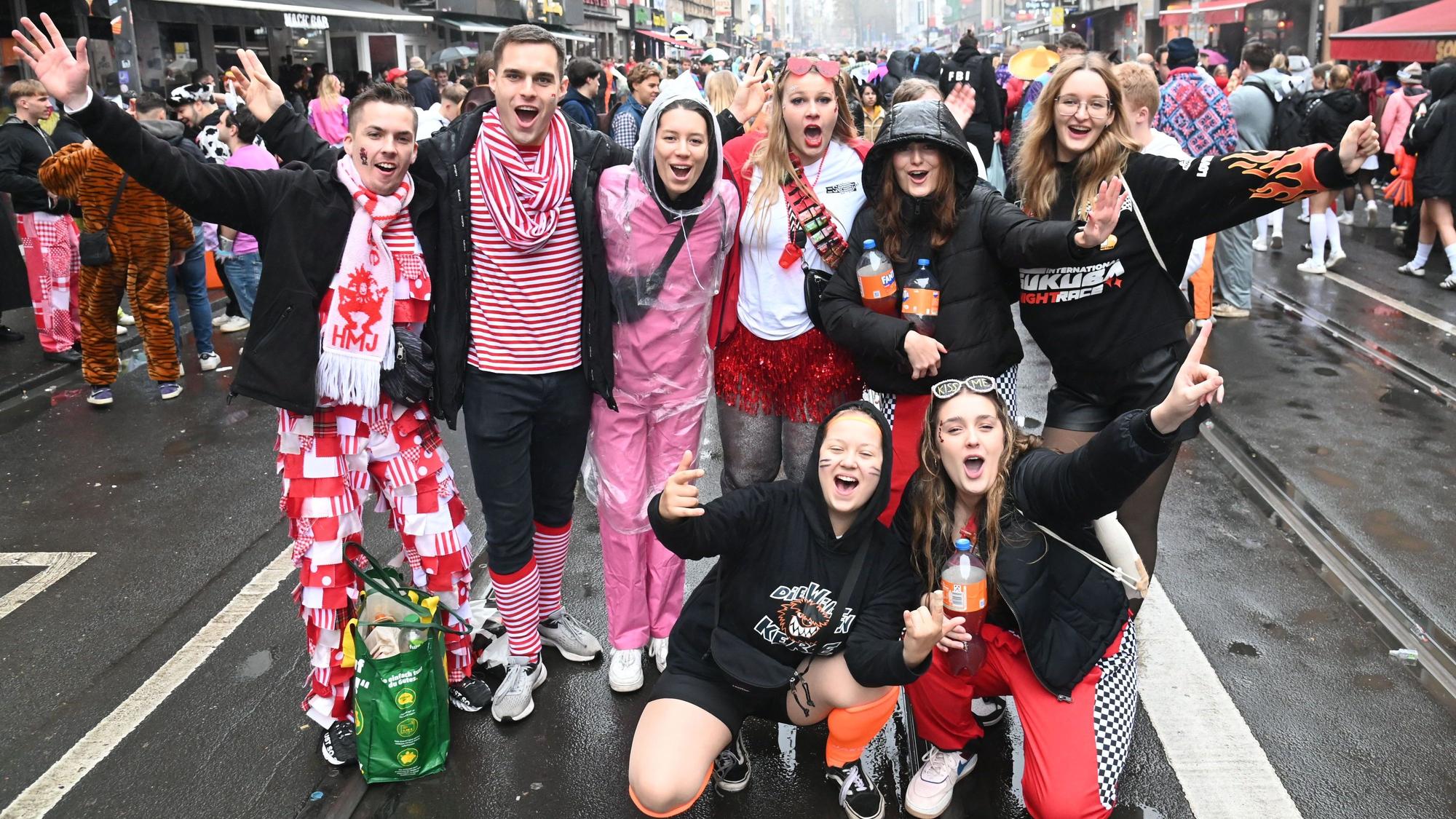 Feiernde auf der Zülpicher Straße