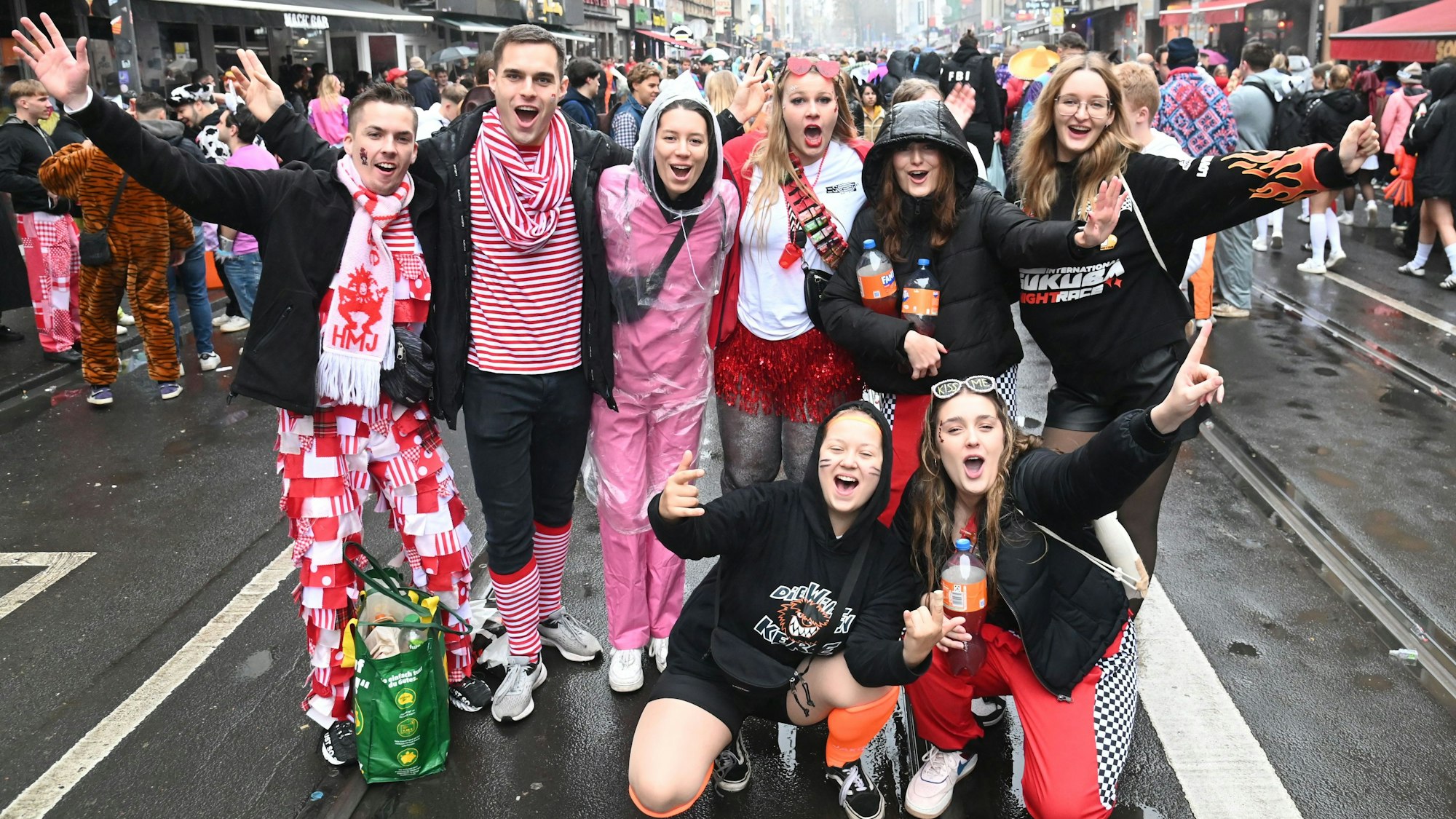 Feiernde auf der Zülpicher Straße