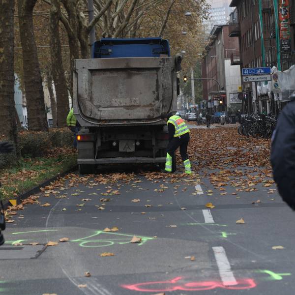 Bei einem Verkehrsunfall in Sülz ist ein fünf Jahre Alter Junger mit seinem Fahrrad schwer verletzt worden.