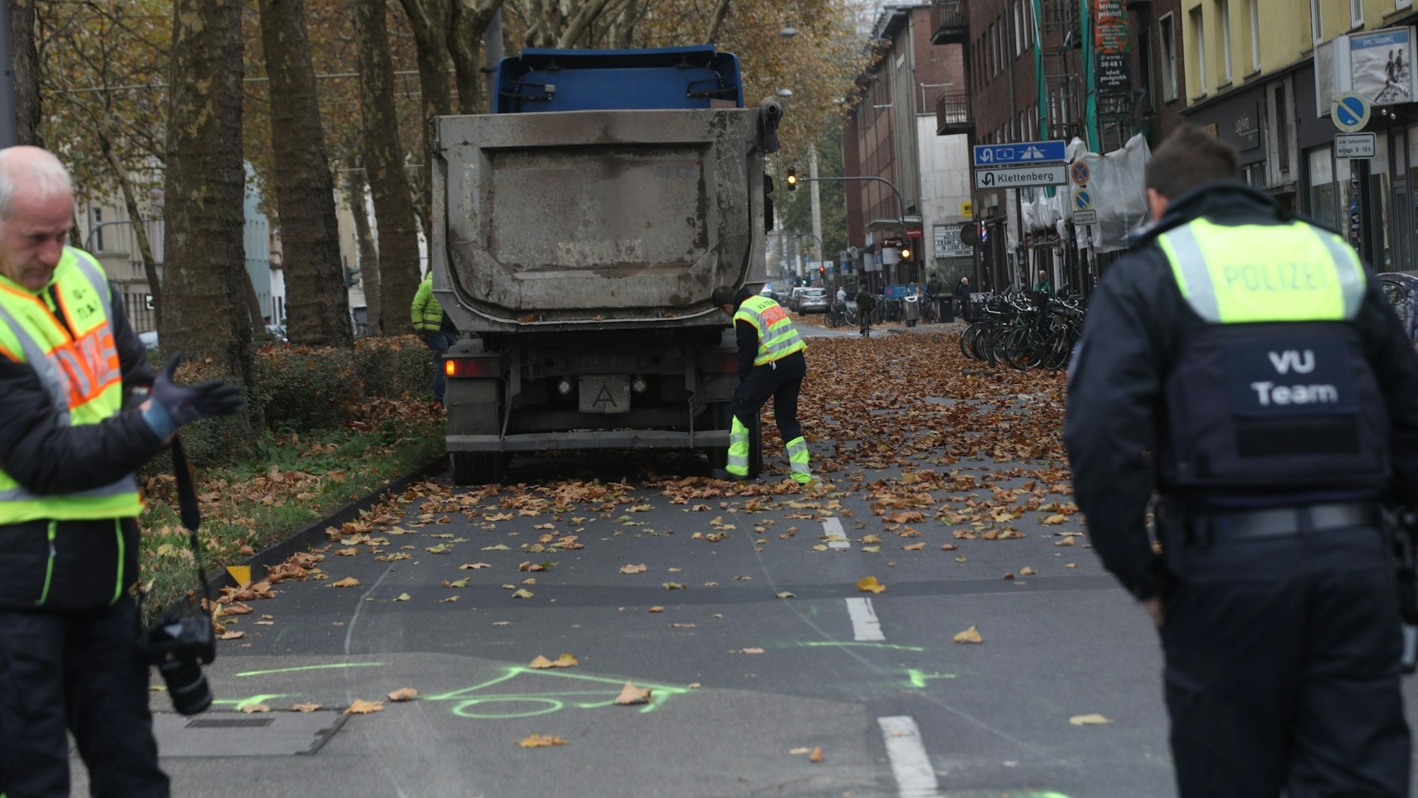 Bei einem Verkehrsunfall in Sülz ist ein fünf Jahre Alter Junger mit seinem Fahrrad schwer verletzt worden.