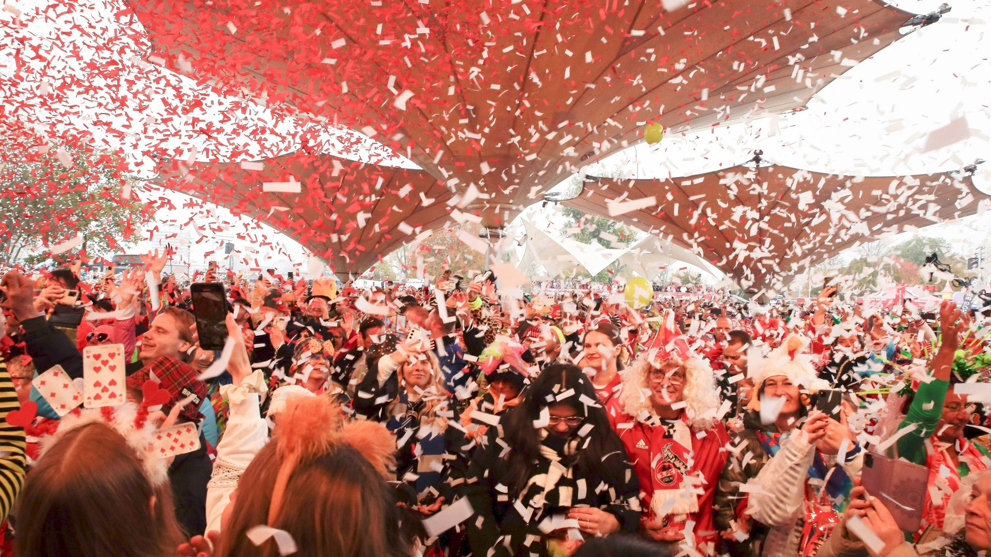 Konfettiregen um 11.11 Uhr