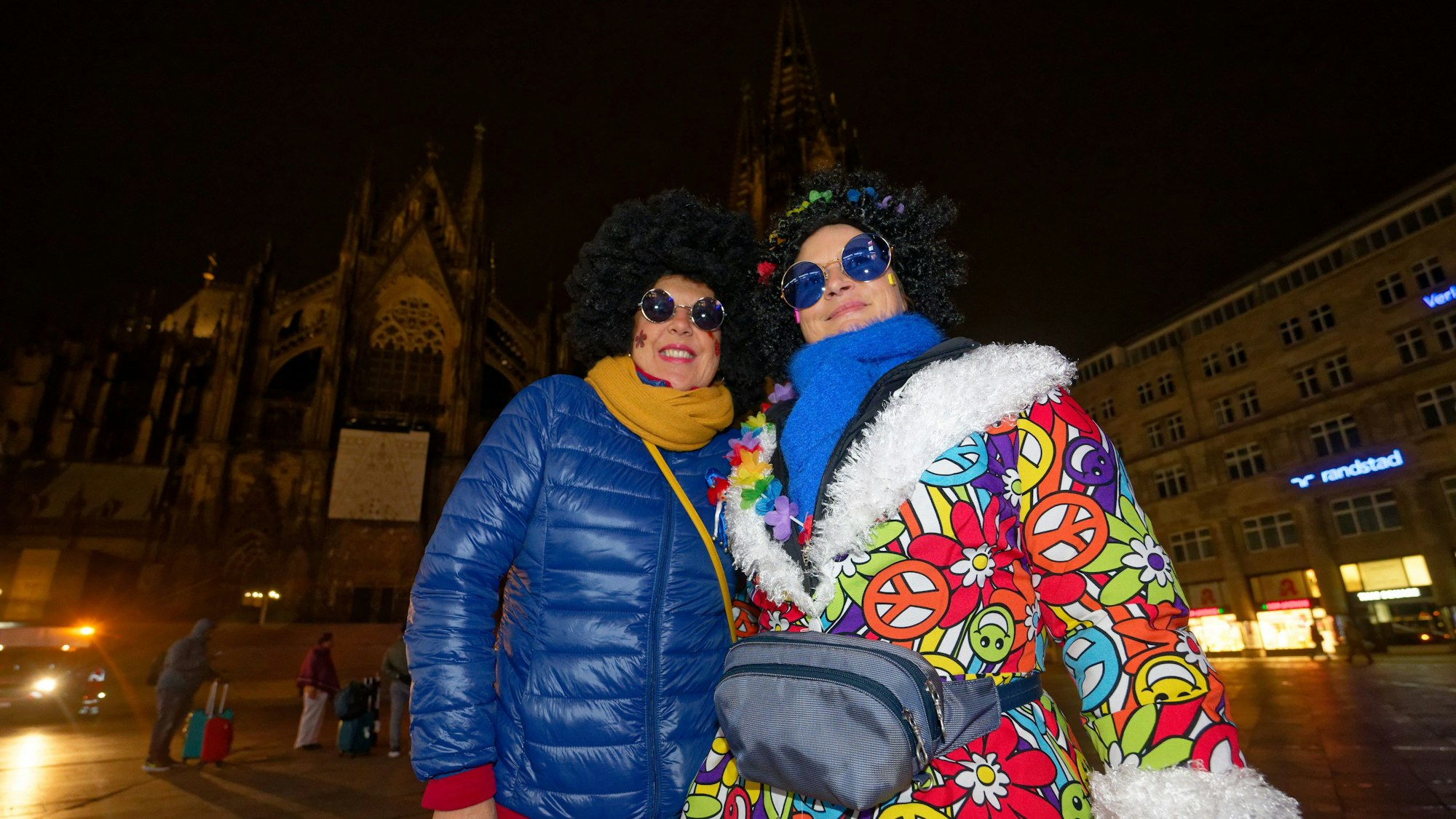 Diese Karnevalistinnen aus Troisdorf können den Beginn der Karnevalssession offenbar kaum erwarten.