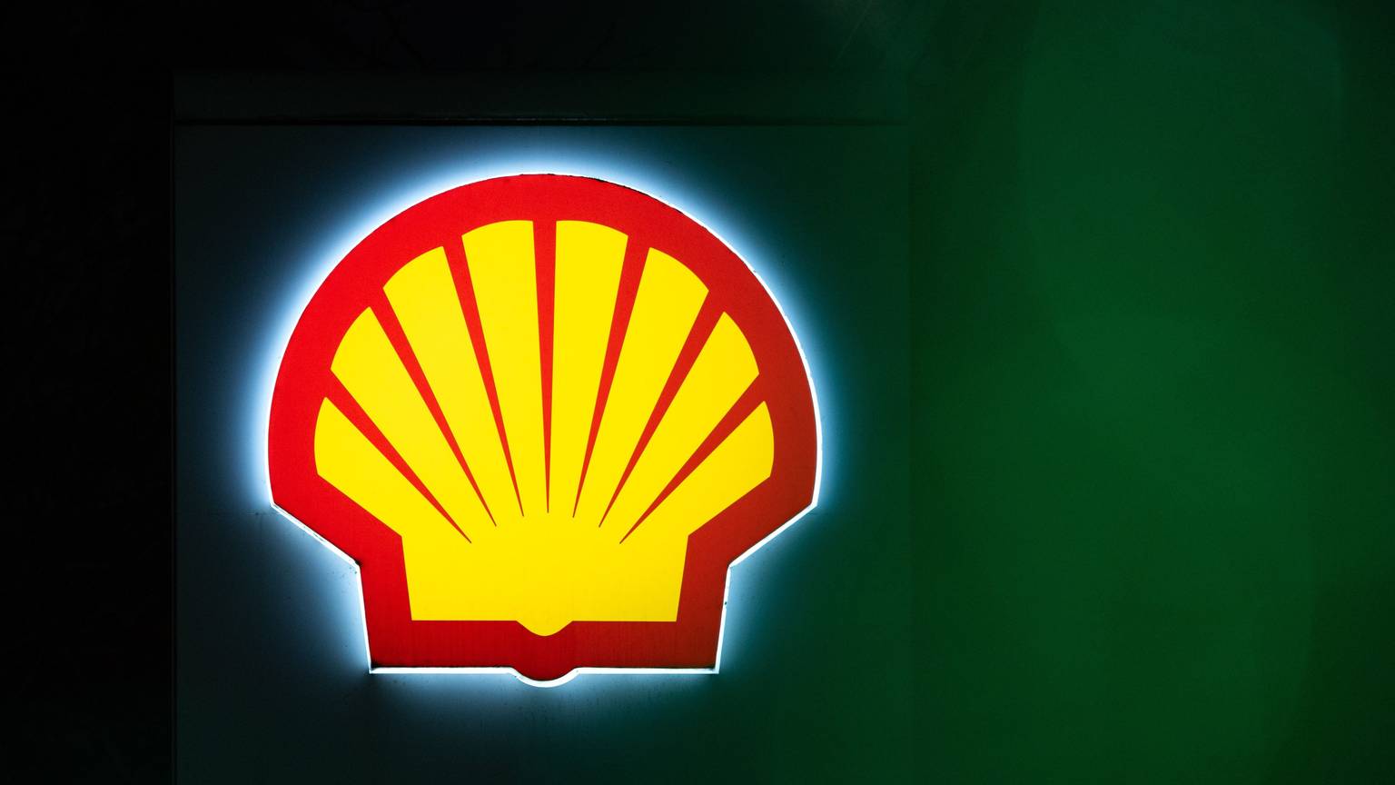 Der Öl- und Erdgaskonzern Shell muss seinen CO2-Ausstoß doch nicht drastisch reduzieren.