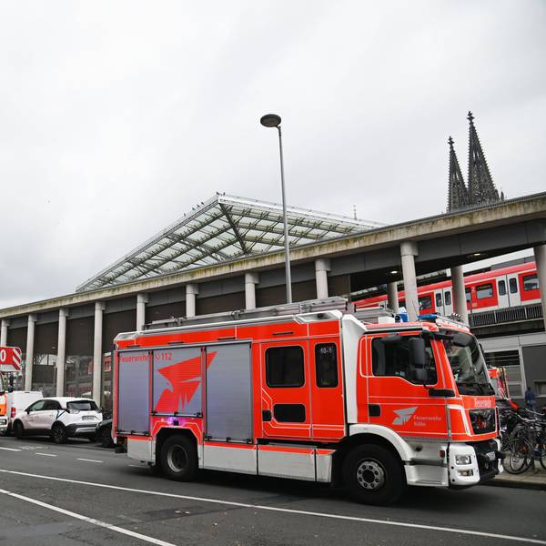 Am Dienstagnachmittag (12. November) ist die Kölner Polizei zum Hauptbahnhof ausgerückt.