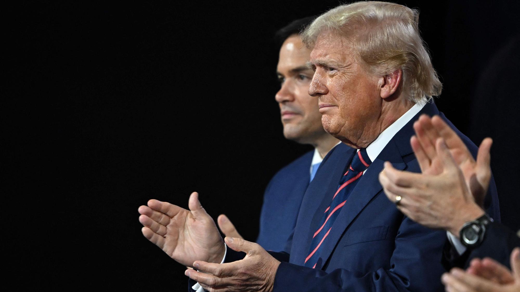 Selbst wenn Richter Merchan eine Einstellung des Verfahrens ablehnen sollte, ist seit Trumps Wahlsieg fraglich, ob ihm in dem Fall noch eine Strafe auferlegt wird.