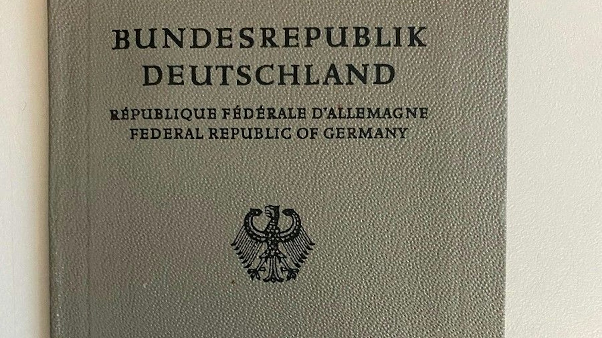 Ein alter Personalausweis, der im Bahnhof Hamm gefunden wurde.