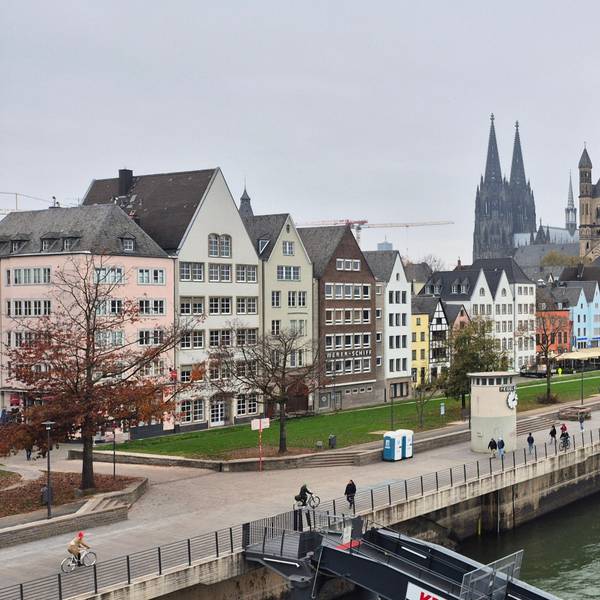 Das Rheinufer an der Kölner Altstadt