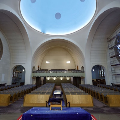 Der Gebetssaal der Synagoge an der Roonstraße ist längst nicht mehr so prächtig, wie er früher einmal war. Doch die Synagoge soll umgestaltet werden.