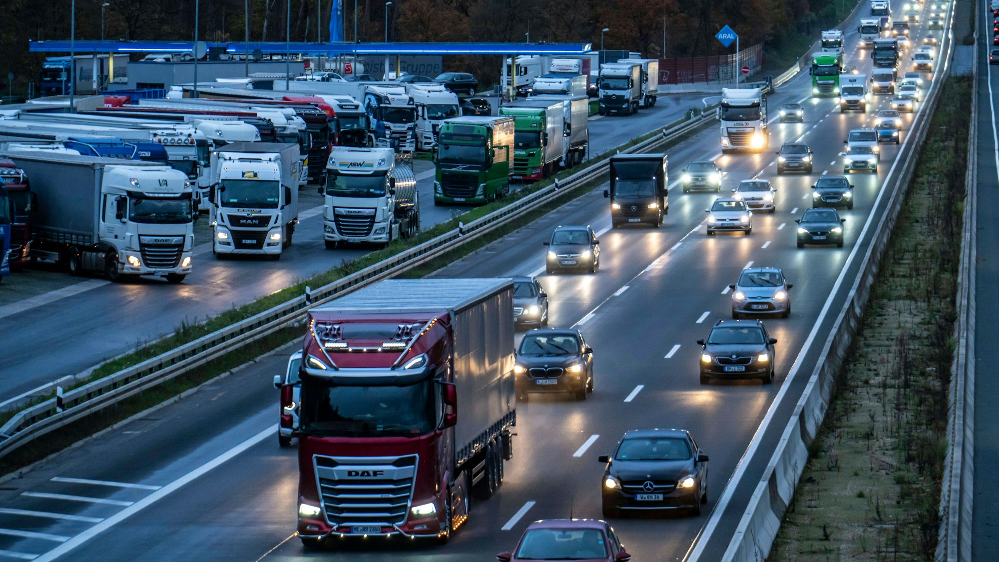 Die Kontrollen fanden auch auf der A3 statt. (Archivbild)