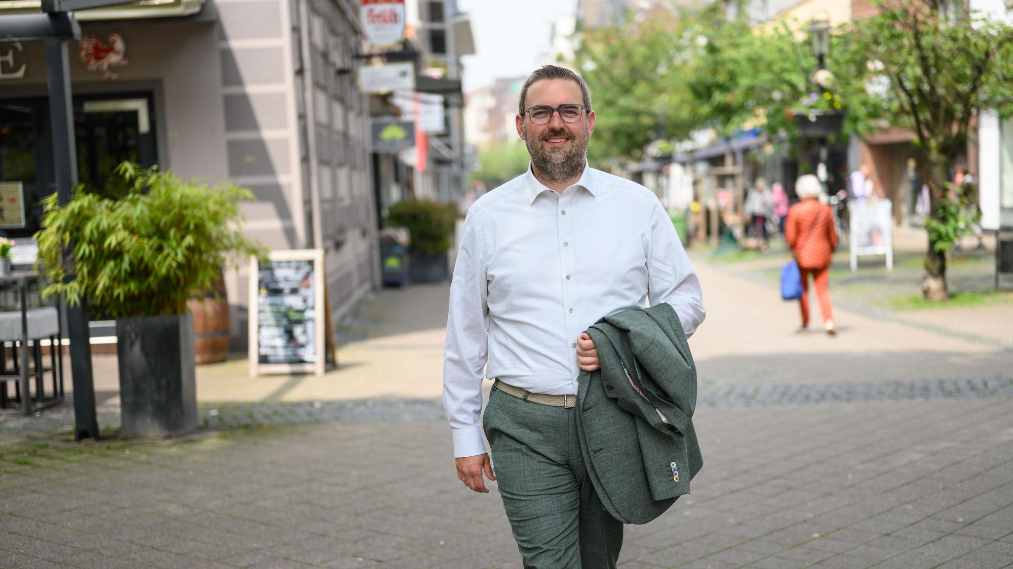 Hat alle Anfeindungen überstanden: Erik Lierenfeld, der Bürgermeister von Dormagen