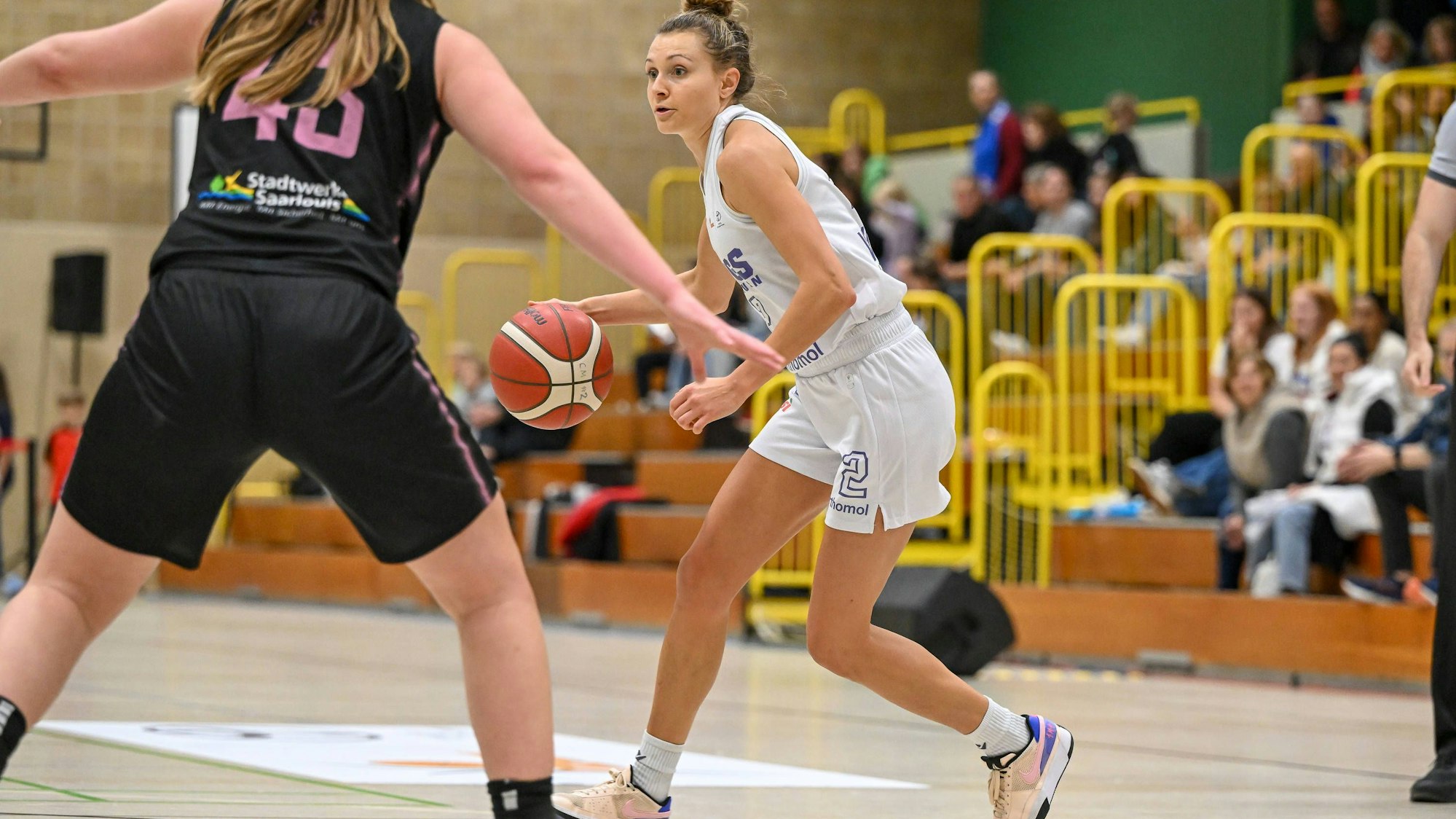 1. Damen Basketball Bundesliga: Orthomol WINGS Leverkusen vs. Saarlouis Royals, 01.11.2024 Cassidy Mihalko Orthomol WINGS Leverkusen 2, 1. Damen Basketball Bundesliga: Orthomol WINGS Leverkusen vs. Saarlouis Royals am 01.11.2024 in der Sporthalle Werner-Heisenberg-Gymnasium in Opladen Nordrhein-Westfalen *** 1 Womens Basketball Bundesliga Orthomol WINGS Leverkusen vs Saarlouis Royals, 01 11 2024 Cassidy Mihalko Orthomol WINGS Leverkusen 2 , 1 Womens Basketball Bundesliga Orthomol WINGS Leverkusen vs Saarlouis Royals on 01 11 2024 at the Sporthalle Werner Heisenberg Gymnasium in Opladen Nordrhein Westfalen Copyright: xBEAUTIFULxSPORTS/Mueller-Laschetx