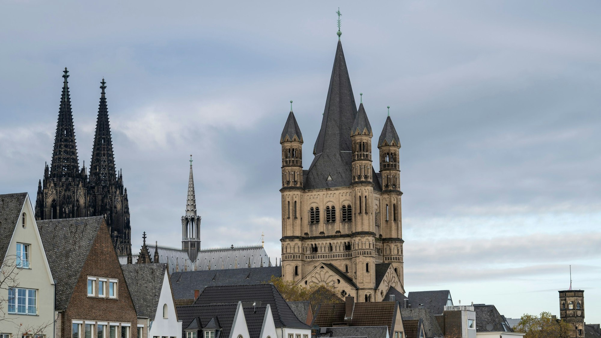 Die Kirche Groß St. Martin gilt als Wahrzeichen der Altstadt.