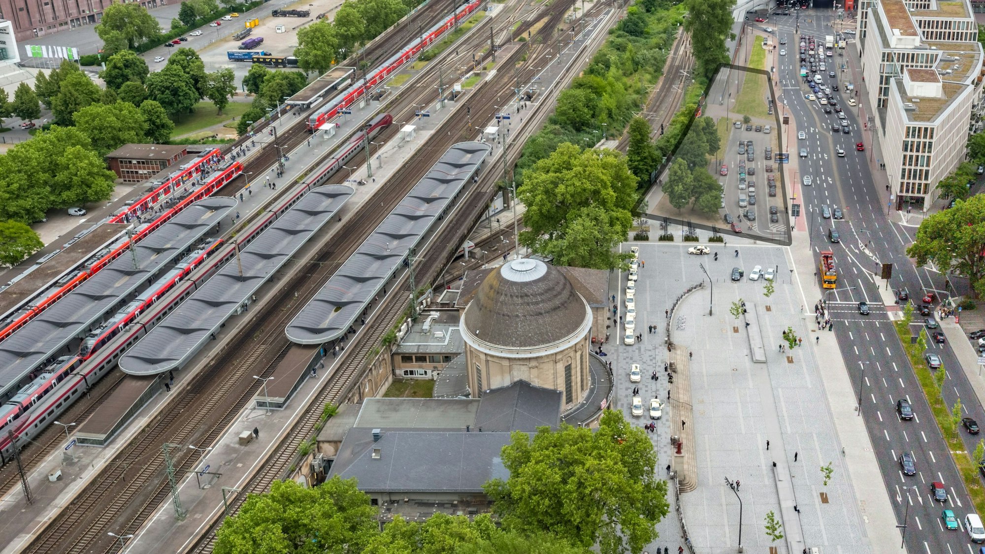 Deutzer Bahnhof und Ottoplatz von oben