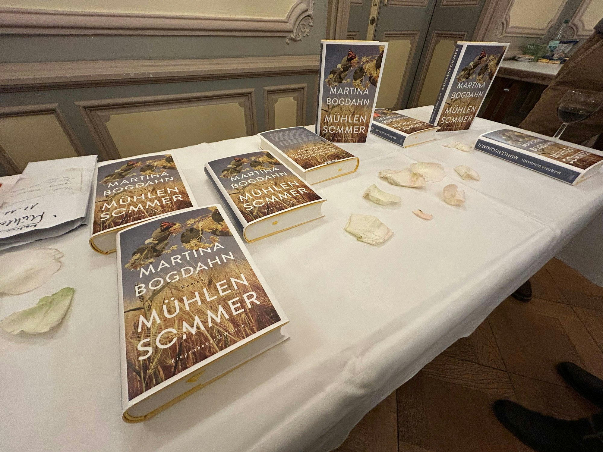 Das Buch „Mühlensommer“ gab es auch im Schloss zu kaufen.